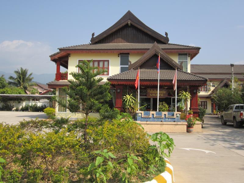 卡姆帕舍酒店 万荣 外观 照片